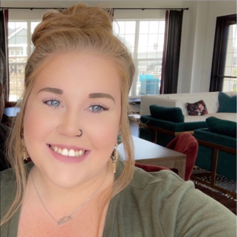 Meet your Posher, Allison